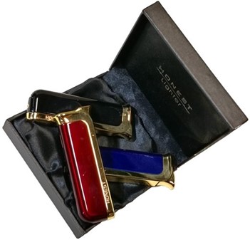 KÆRESTE GAVE. Salg af eksklusiv og billig sort / guld lighter gas