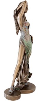 ROMANTISK GAVE TIL HAM. Flot Veronese figur af Kvinde i aftenkjole