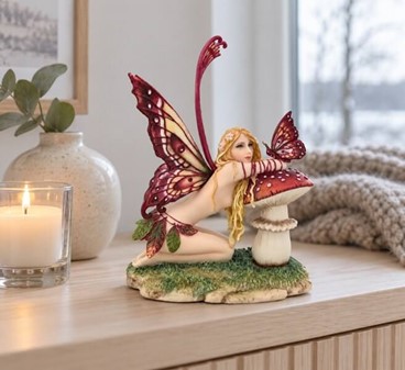 MOR OG DATTER GAVE. „Small Things” – Magisk Fe Figur fra fantasiland