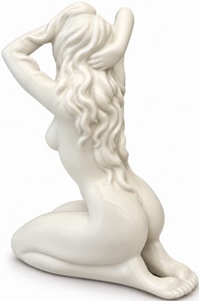 ROMANTISKE GAVER. Hvide porcelænsfigur af en nøgen kvinde