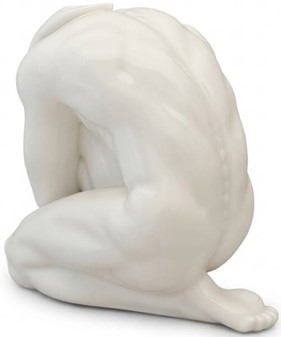ATLET. Nøgen Mand Porcelæn Figur, der Forener Styrke og Skønhed