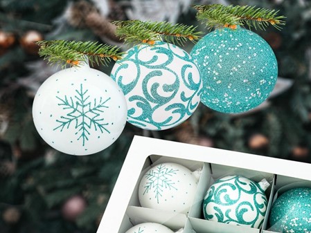 Hvid og blå glas julekugler fra Polen. Smukke mønstre, Ø 10 cm 6 stk
