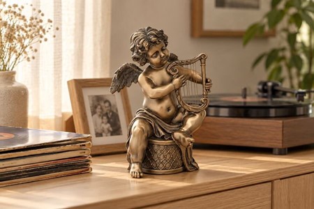 SMUK ENGEL. Smuk og billig bronze figur. Julegaveideer til hende