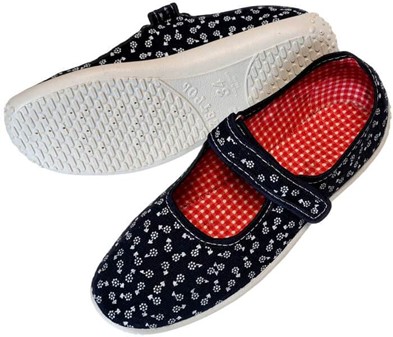 GAVE TIL PIGE. Billige navy sko med gummisål og velcrolukning. 179 kr