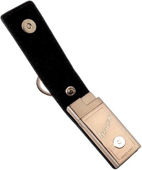 GAVE TIL MANDEN. Unik lighter nøglering med rød flamme i laveste pris