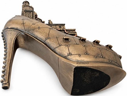 Steampunk sko-skulptur – Fantastisk by møder victoriansk maskineri