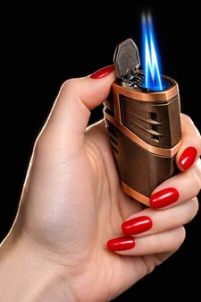 Cigar Lighter. Kobber stormlighter med dobbelt Jet flamme og punch