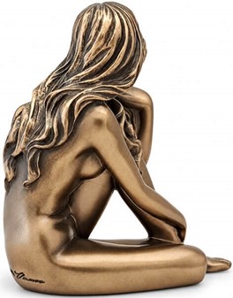 Romantisk bronzefigur. Sensuel kvindeakt i kunstnerisk lille form