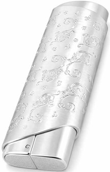 KVALITETS LIGHTER. Elegant lighter i sølv med "Good Luck"