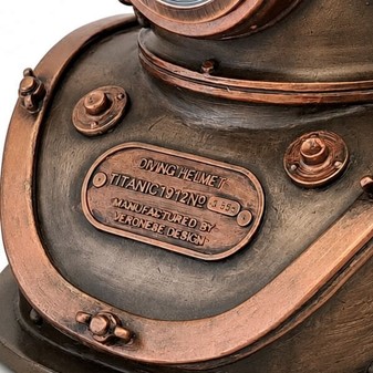 GAVE TIL DYKKER. Unik Veronese figur i form Steampunk dykkerhjelm