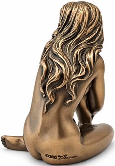 Romantisk bronzefigur. Sensuel kvindeakt i kunstnerisk lille form