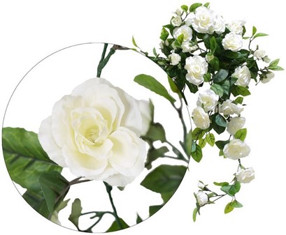 Kunstige roser. Forgrenet klatrer med hvide roser, naturligt udseende