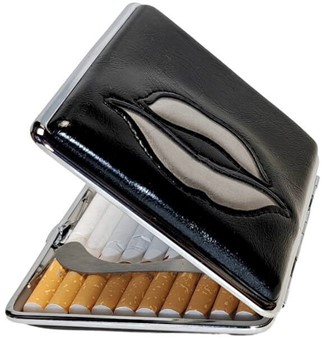 Sølvkys på elegant sort læder cigaret etui. Til 20 stk cigaretter