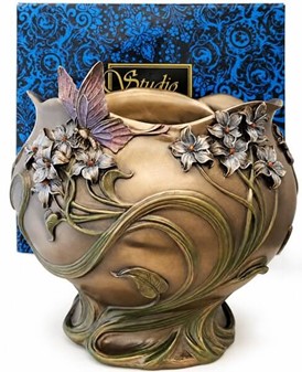 ART NOUVEAU VASE. Unik Veronese vase med blomster og sommerfugl
