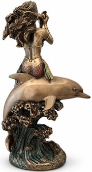 Havets Melodi. Fortryllende Figur - Mytologisk havfrue på Delfin