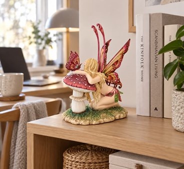 MOR OG DATTER GAVE. „Small Things” – Magisk Fe Figur fra fantasiland