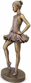 GAVE TIL EN BALLERINA. Attraktiv ballerina figur til stue dekoration