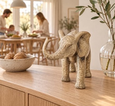 Elegant Granit Elefant Figur. Et symbol på styrke og lykke som gave