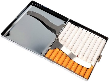 Stilfuldt cigaretetui metal. Beskyt 20 cigaretter med flamingo-design