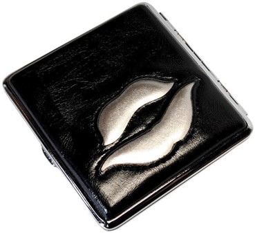 Sølvkys på elegant sort læder cigaret etui. Til 20 stk cigaretter