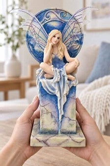 Blå Himmel Fe Figur. En Drøm i Marmor. Fantastisk Polyresin Figur