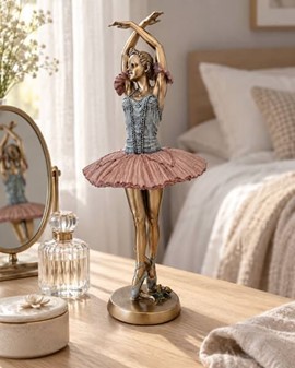 BALLERINA FIGUR. Danserinde figur som romantisk gave til hende