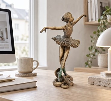 BALLERINA FIGUR. Billig dekoration til hjemmet i form smuk bronzefigur