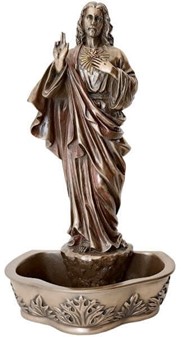 Enestående Jesus-figur med døbefont. Skønhed og hengivenhed på én gang