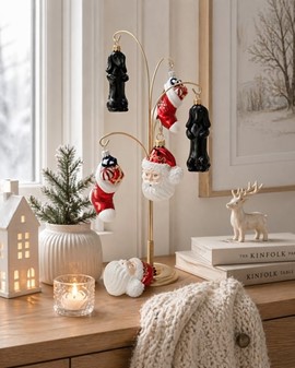 En gravhund på et juletræ? Hvorfor ikke. Glasbrun gravhund fra Polen