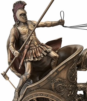 GAVEN TIL HAM PÅ 60. Smuk bronze figur af Achilleus i sin stridsvogn