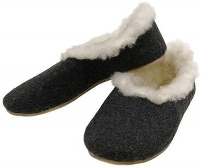 DAME SUTSKO. Meget lette hjemmesko, lavet af sort filt. Kun 139 kr