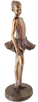 GAVE TIL EN BALLERINA. Attraktiv ballerina figur til stue dekoration