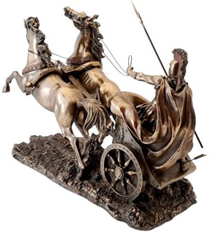 GAVEN TIL HAM PÅ 60. Smuk bronze figur af Achilleus i sin stridsvogn