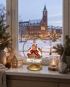 Rådhus på juletræet? Kun i form af en blæst dekorative glas figur