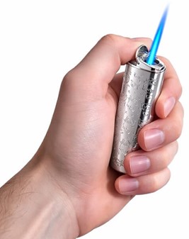 KVALITETS LIGHTER. Elegant lighter i sølv med "Good Luck"