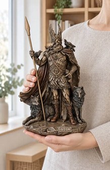 Odin skulptur. En mytologisk figur til hjem og kontor dekoration