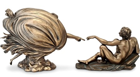 Skabelsen af Adam. Klassisk Bronzeskulptur, der ånder liv i dit hjem