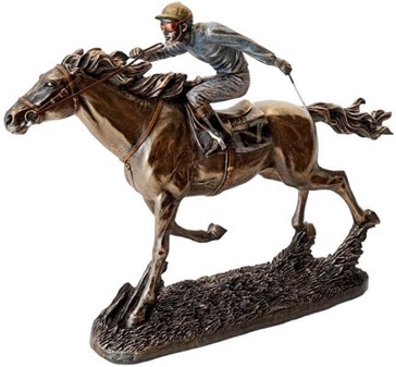 HESTEFIGUR. Imporedende bronzefigur Jockey på hest. Gave til rytter