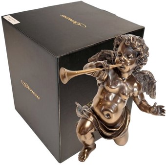 FIGURER PYNT. Smuk, dekorativ bronze figur af engel med trompet