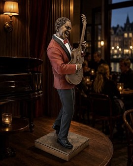 Gave til musikelsker. Eksklusiv Jazz Guitarist Figur med Attitude!
