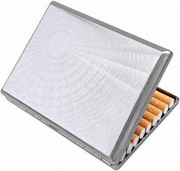 Cigaretetui i metal. Billigt, stilfuldt, perfekt til lange cigaretter