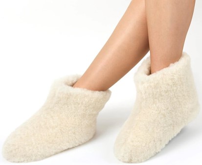 GAVER TIL PAR. Varme uld hvide hjemmesko-sokker til at sove. 219 kr