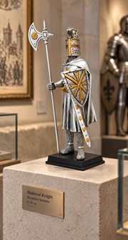 HISTORISKE FIGURER. Tempelridder - unik middelalder ridder skulptur