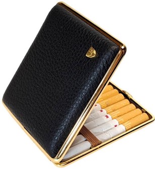 EKSKLUSIV LÆDER CIGARETETUI. Tyske sort etetui med gyldne accenter
