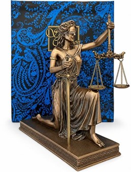 Eksklusiv Justitia figur. Perfekt gave til jurister og nyuddannet