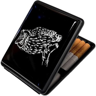 CIGARETETUI METAL. Mystisk Elegance: Sort Cigaretetui med Uglemotiv