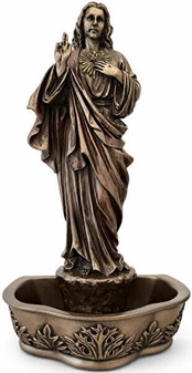 Enestående Jesus-figur med døbefont. Skønhed og hengivenhed på én gang