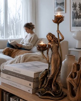 Billig, spektakulær bryllupsgave. Lysestage i form af kvinde med lotus