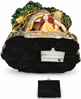 Magisk Fe-Statuette. Polyresin Figur af Smuk Fe ved Lysende Skovdør