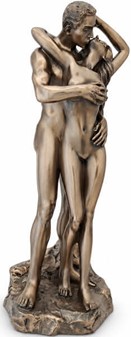 ROMANTISKE FIGURER. Figur af forelsket par i en kærlighed omfavnelse